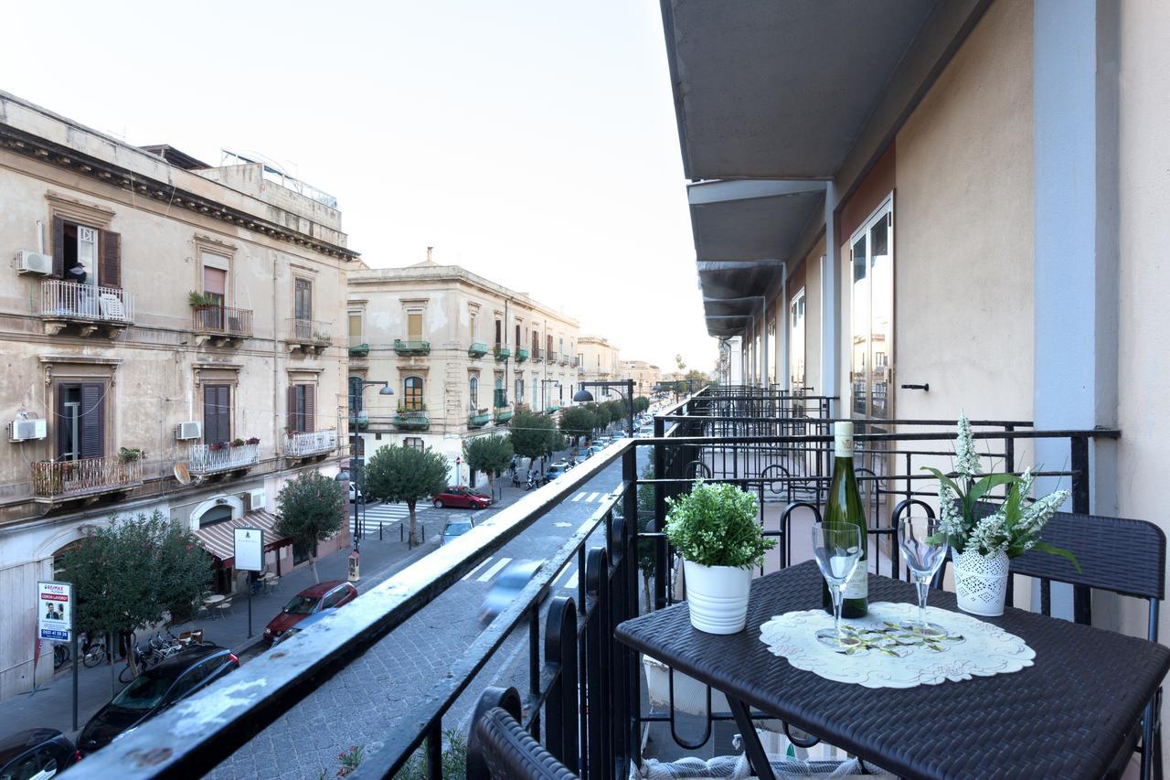 Ortigia Bridge Apartments Сиракузы Экстерьер фото